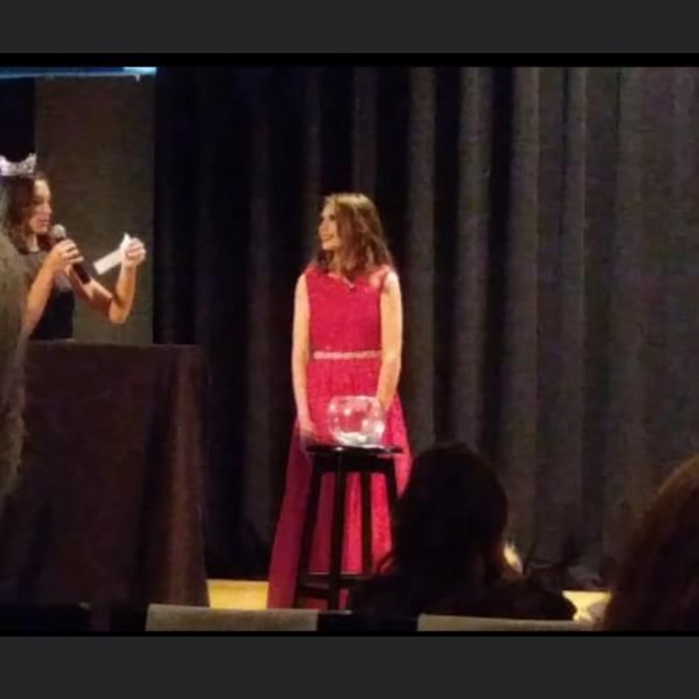 Red Pageant/Prom/Formal Dress - Picture 2 of 2